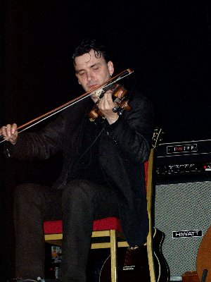 P1010003.jpg (24931 bytes)